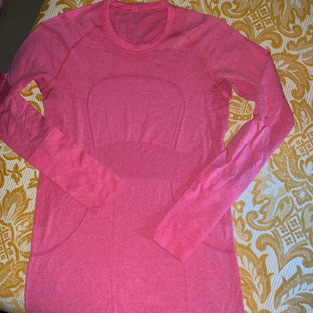 Ladies Lululemon Swifly Tee